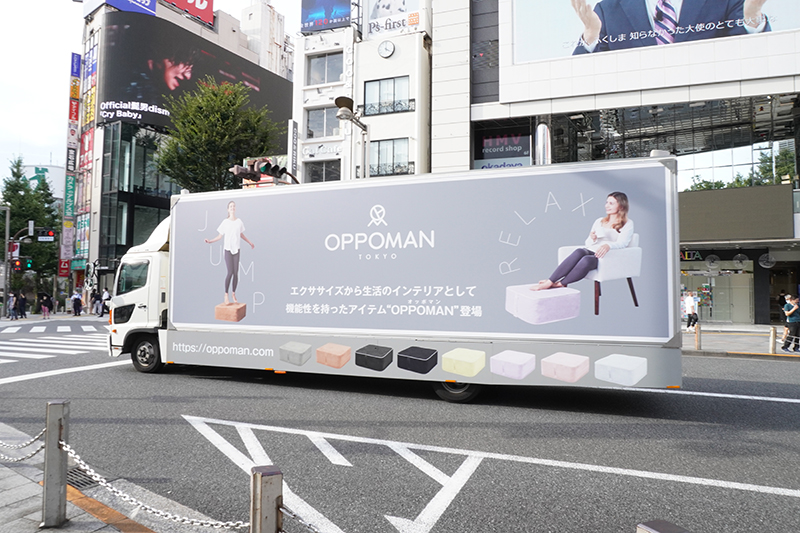 OPPOMANのアドトラックが東京・大阪の街を走行しました！